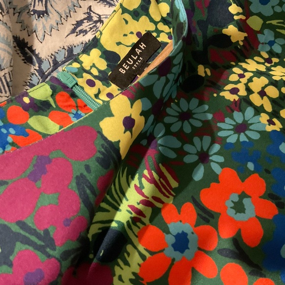 Beulah Style floral dress sz small, bottom is tiered and sleeves are full - Picture 5 of 7